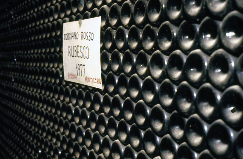 Bottigliera con Rubesco 1977